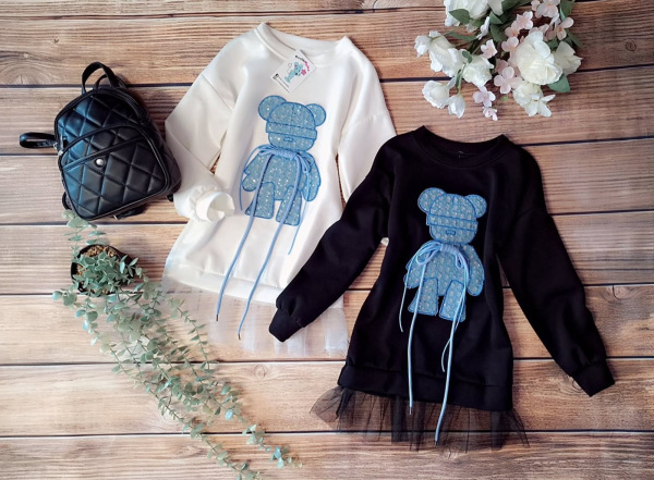 Predĺžená mikina s mackom