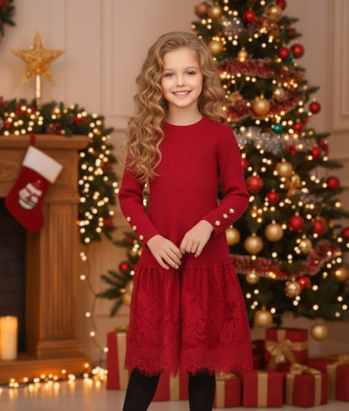 Svetríkové šaty s čipkou 2