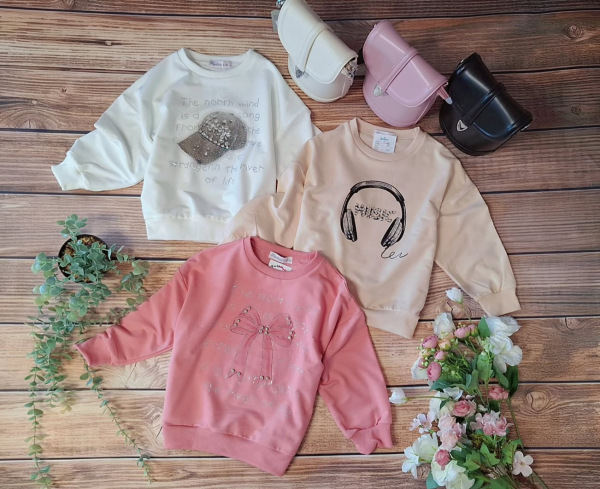 Mikina zdobená zirkónmi