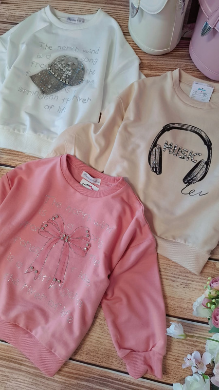 Mikina zdobená zirkónmi 1