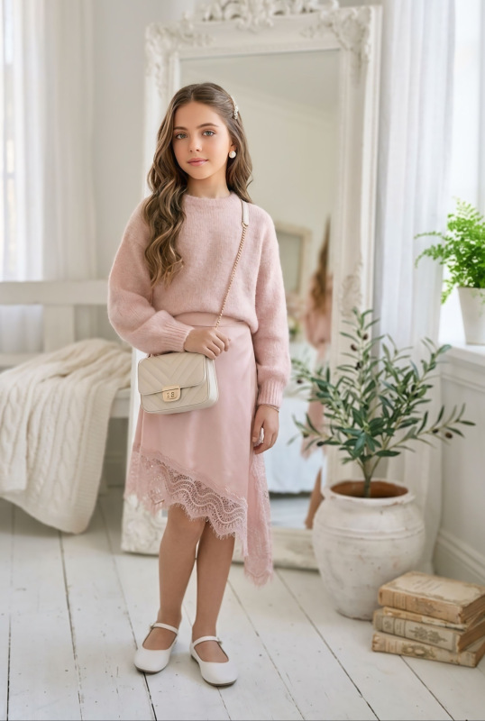 Púdrová saténová sukňa s čipkou